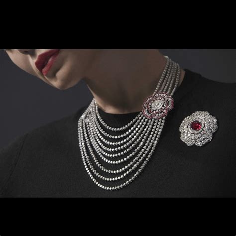 collier camélia chanel|chanel 1.5 camellia diamond.